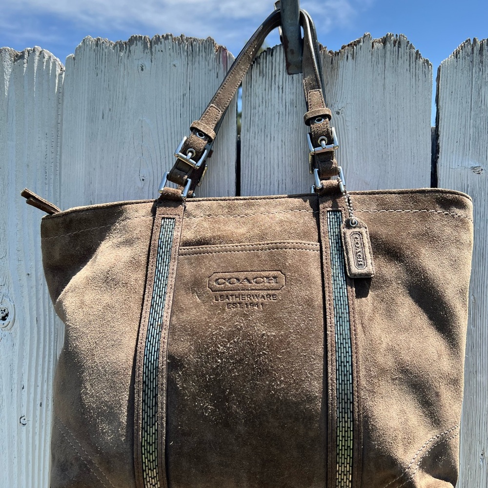 Coach Loden Shoulder Tote - F05J-8B31